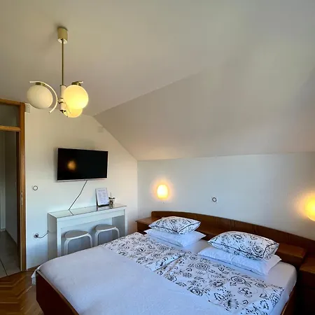 Lakeview & Pensionat 3*